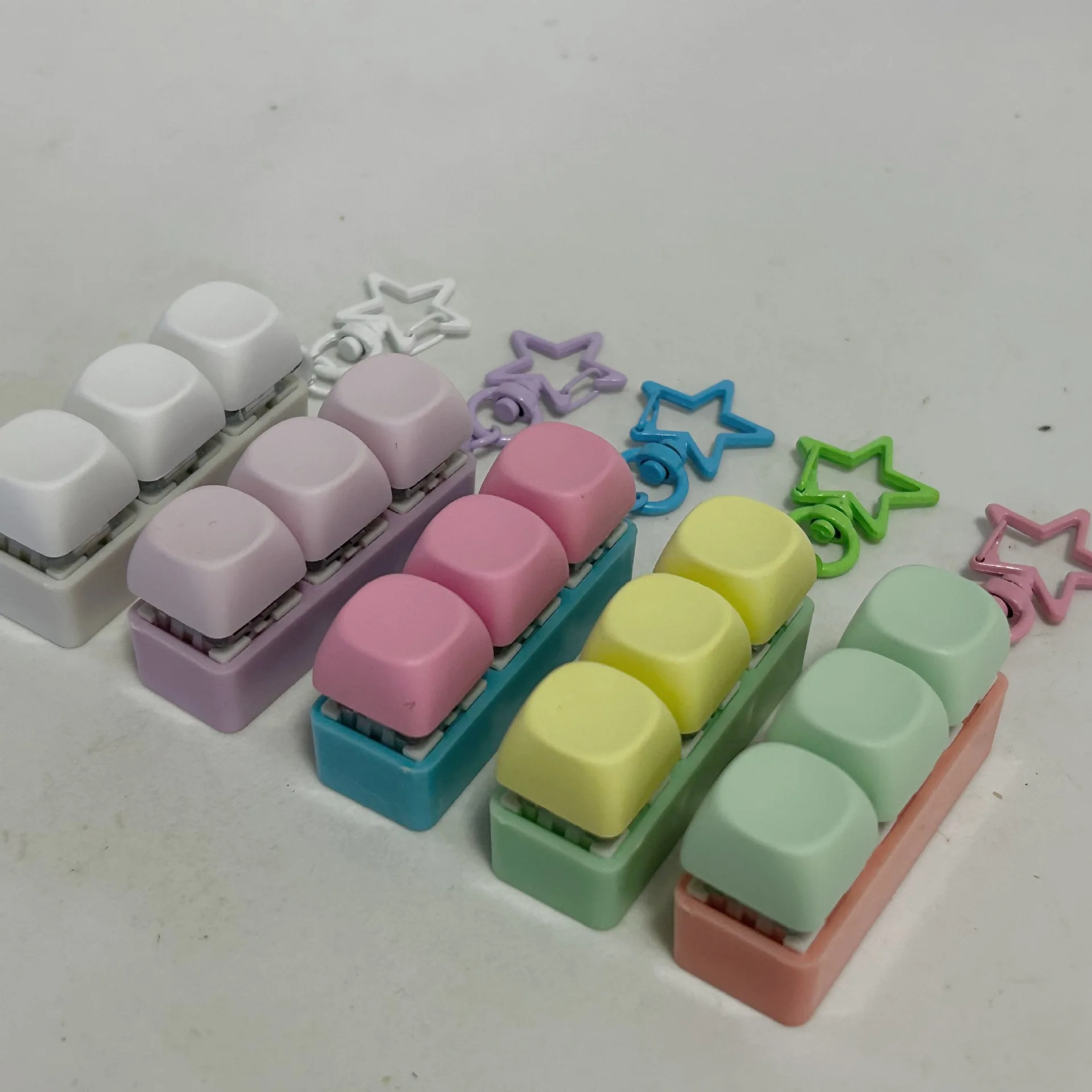 Новая механическая клавиатура Macaron, декомпрессионные игрушки, тройной тестер вала клавиатуры, офисные забавные игрушки для отжима пальцев, расслабляющие игрушки-непоседы