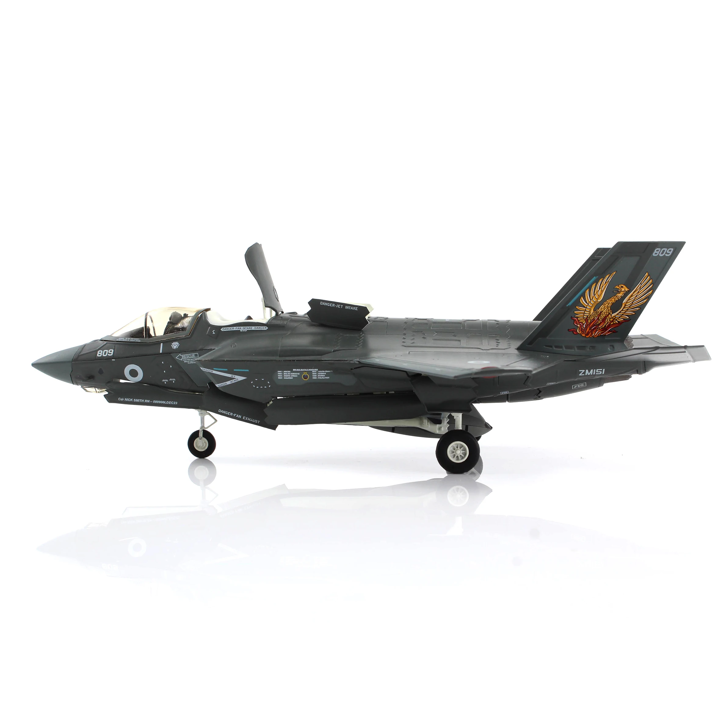 Фото HA4621 1/72 Модель истребителя-невидимка F-35B Королевского флота Модель ZM-151 с отделкой из сплава №5
