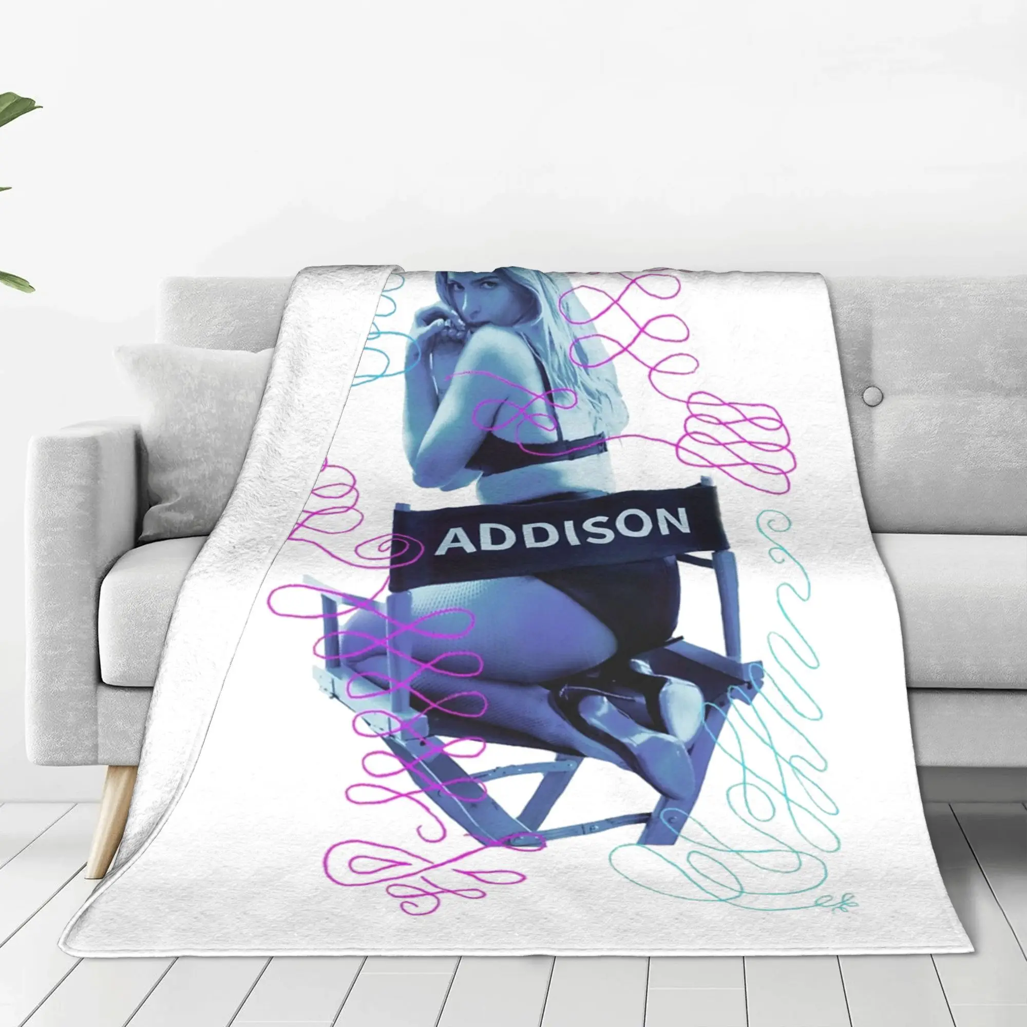 Фото Одеяло с горячим стулом Addison Rae, коралловое флисовое плюшевое украшение, ультра-мягкое одеяло для дивана, офиса, плюшевое тонкое одеяло №2