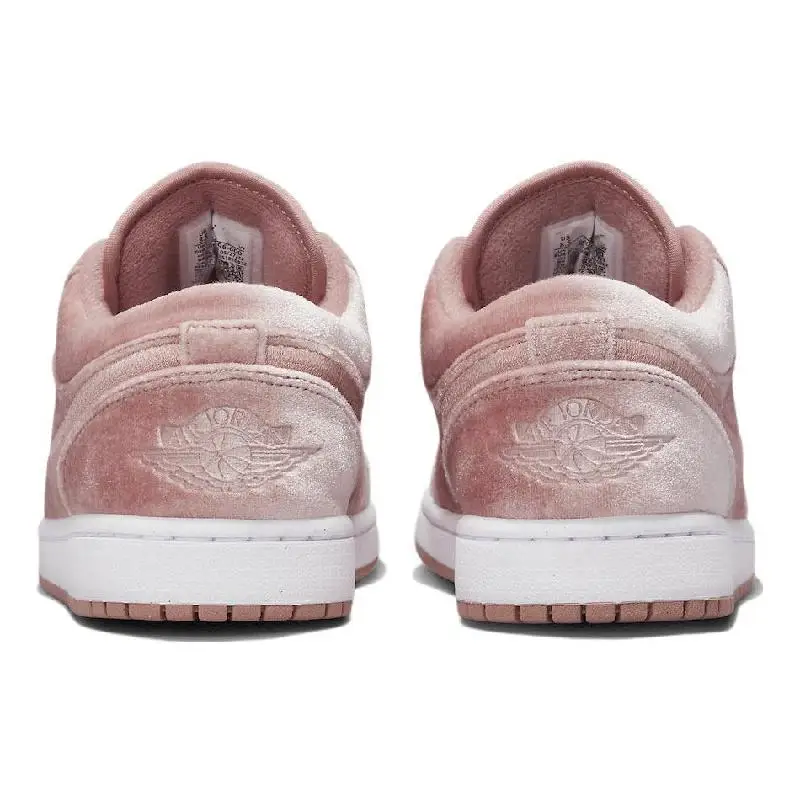 Фото Кроссовки Nike Jordan Air 1 Low SE, 