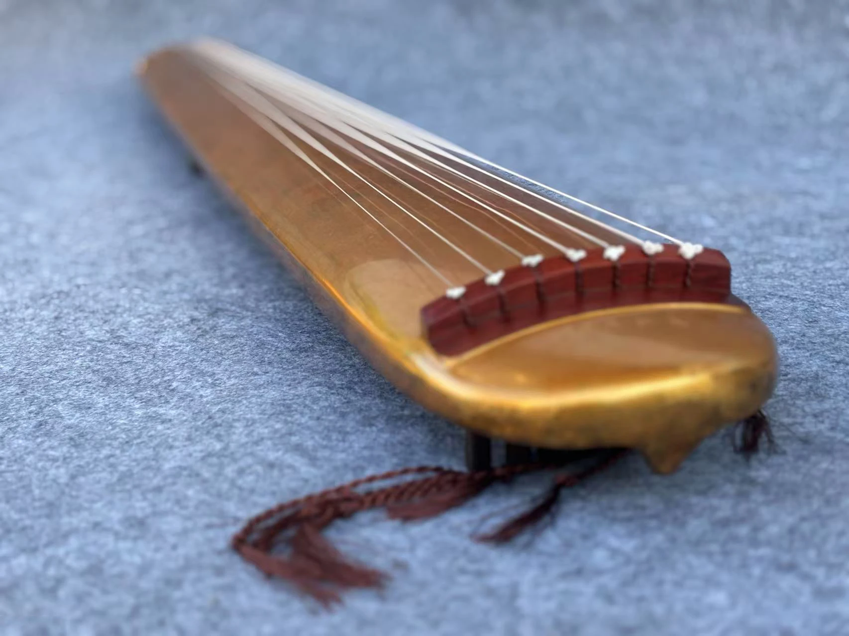 Guqin золотые китайские струнные инструменты в хаотическом стиле
