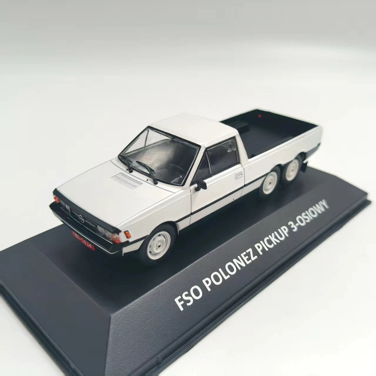 1:43 FSO POLONEZ PICKUP 3-OSLOWY легкосплавный автомобиль, литье под давлением и игрушечный транспорт, модель автомобиля, миниатюрная масштабная модель автомобиля для детей