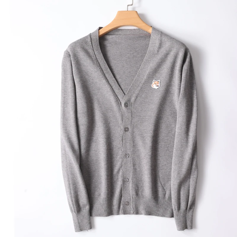Фото Fox Couple cashmere sweater cardigan Fox Logo men's and women's cardigan Autumn  Winter  sweater cardigan knitted sweater coat №5
