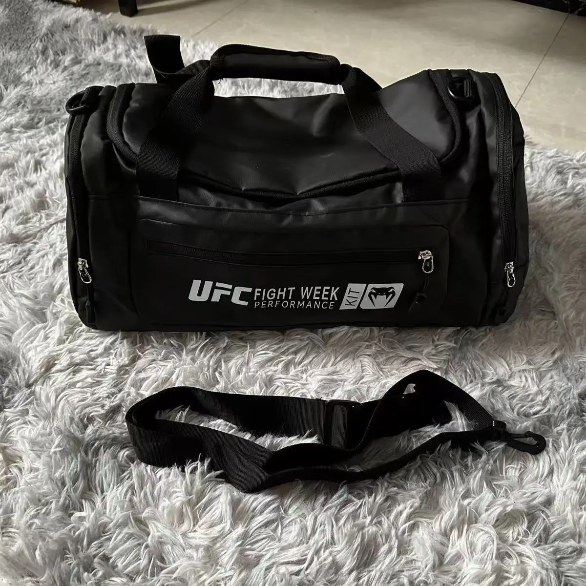 Фото UFC 1 большая вместительная сумка для хранения багажа, портативная дорожная сумка, через плечо или через плечо, сумка для фитнеса Размер: 40*26*20 см №5