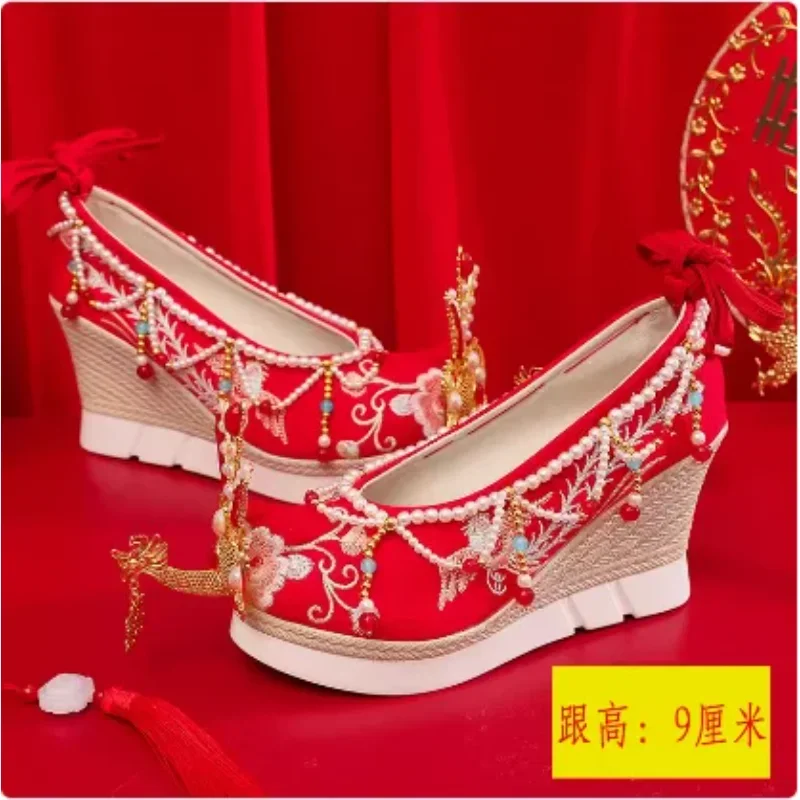 Китайские женские красные свадебные туфли Xiuhe на наклонном каблуке, туфли Hanfu с вышивкой