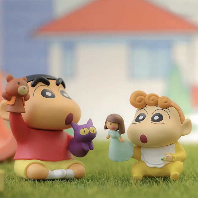 Фото Кукла Crayon Shin-chan, мультяшный гаражный комплект, трендовая глухая коробка, милый модный игровой орнамент, экшн-фигурки, модель, детская игрушка №5