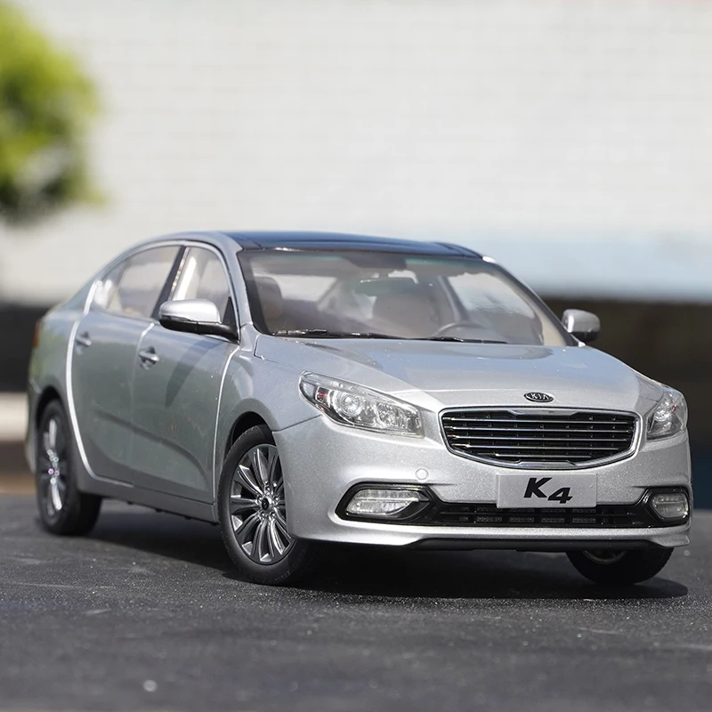 1:18 оригинальная модель автомобиля Kia K4 модель автомобиля из сплава