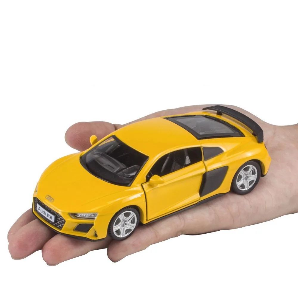 Фото 1:36 Audi R8 Pullback Игрушечная модель автомобиля, механическая копия, Официальная Лицензированная шкала, литье под давлением, миниатюрное искусство, подарок для мальчика на Рождество №4