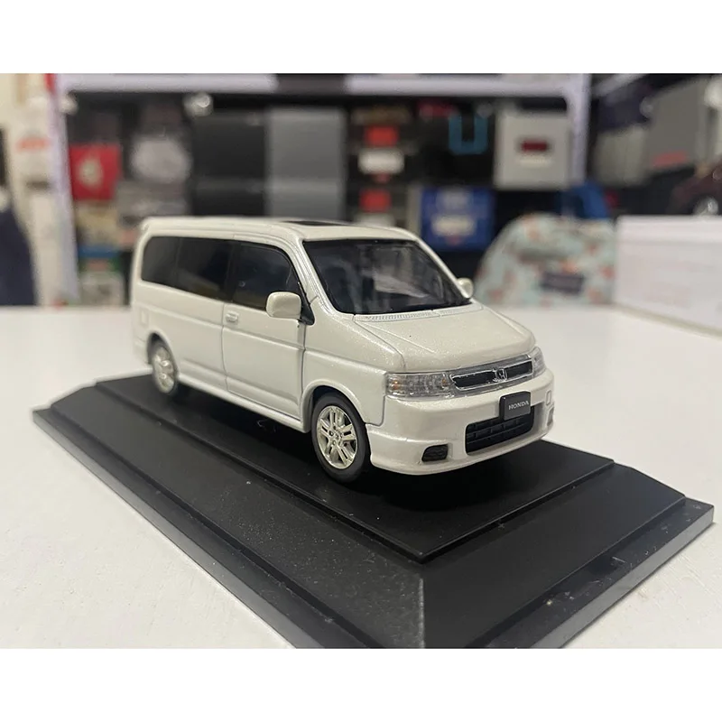 Фото Коллекция моделей автомобилей Honda Step Wagon 2001 MPV EBBRO, литые под давлением в масштабе 1:43, сувенирные демонстрационные украшения №2