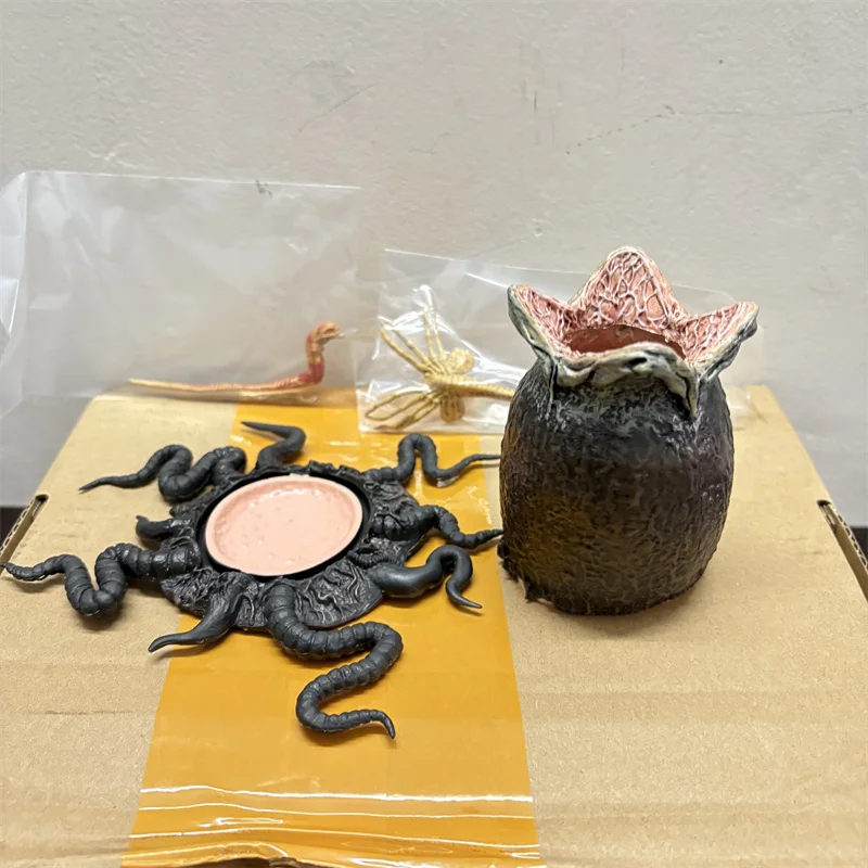 Alien Egg Facehugger Chestburster Фигурка Xenomorph Aliens Eggs Face Hugger ПВХ Коллекционная модель Кукла Украшение Игрушка Подарки Игровые фигурки и трансформеры
