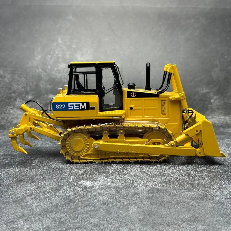 Фото DIiecast 1/35 масштаб Shantui бульдозер SEM822 Caterpillar сплав модель автомобиля игрушки для мальчиков подарочная коллекция дисплей №4