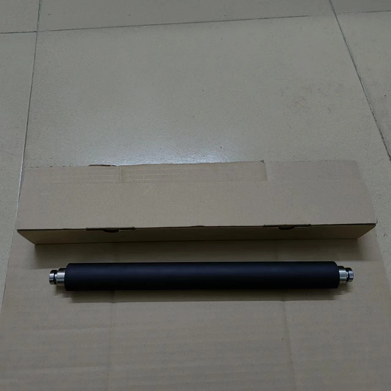 Оригинальный ролик давления B4 023-74069, подходит для дубликатора RISO RZ RV EV ES, БЕСПЛАТНАЯ ДОСТАВКА