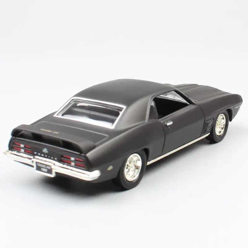 Фото 1:43 Pontiac Firebird TRANS AM легкосплавный автомобиль, литье под давлением и игрушечный транспорт, модель автомобиля, миниатюрная масштабная модель автомобиля для детей, распроданная №4