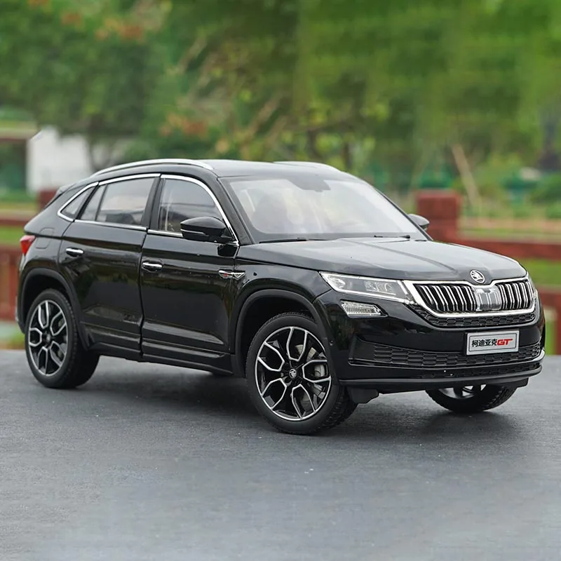 Фото Литой под давлением масштаб 1:18 SKODA KODIAQ GT, модель автомобиля из сплава, коллекция сувениров, статические украшения для дисплея, подарок для автомобиля №3