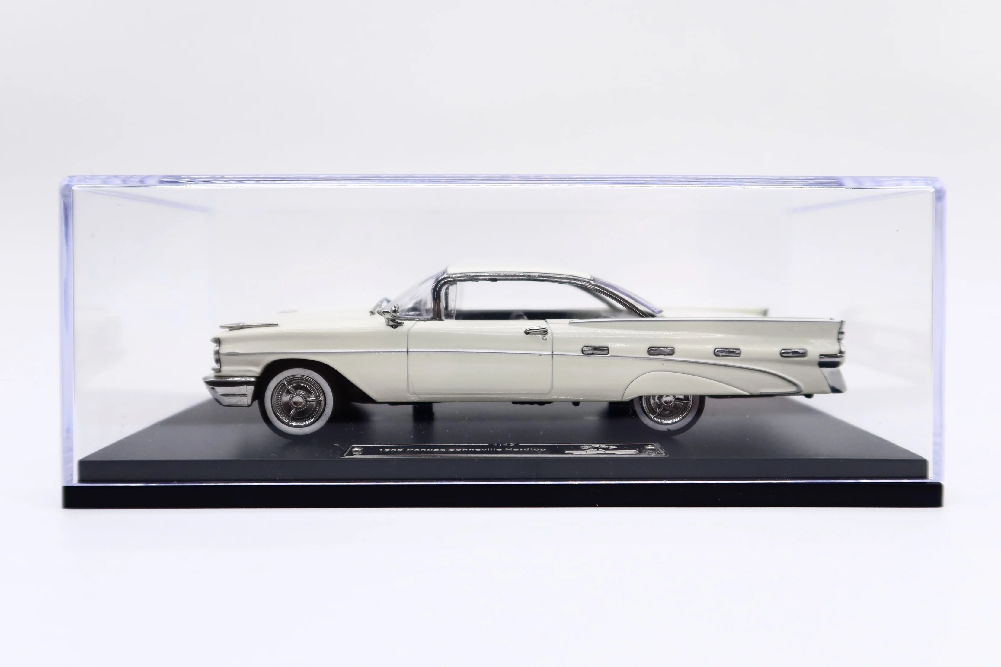 Фото Литой под давлением GFCC, масштаб 1:43, 1969, Pontiac Bonneville, модель автомобиля из твердого сплава, Коллекционная игрушка, подарок, сувенир, украшение для дисплея №3