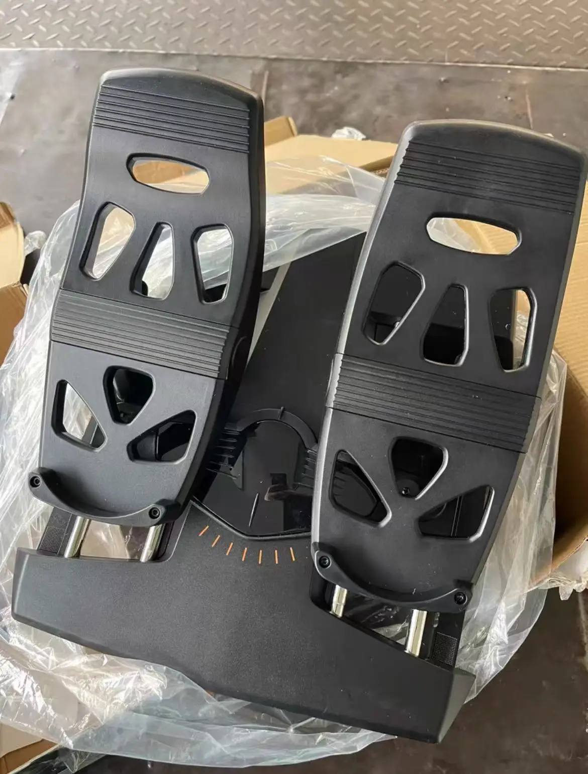 Фигурка Thrustmaster Marster TFRP, летающая педаль, хвостовой руль