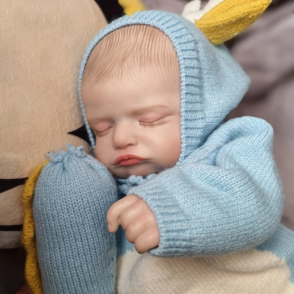 Фото 46 см Реалистичные Bebe Reborn Мягкий силиконовый винил с закрытыми глазами Reborn Baby Dolls Тканевое тело 3D окрашенное детские игровые коврики Подарки на день рождения №3
