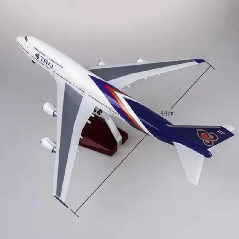 Фото Масштаб 1/150 B747 Таиланд Тайские воздушные пути Литая под давлением модель самолета Игрушечный самолет из смолы с подсветкой и колесами Коллекция Дисплей №5