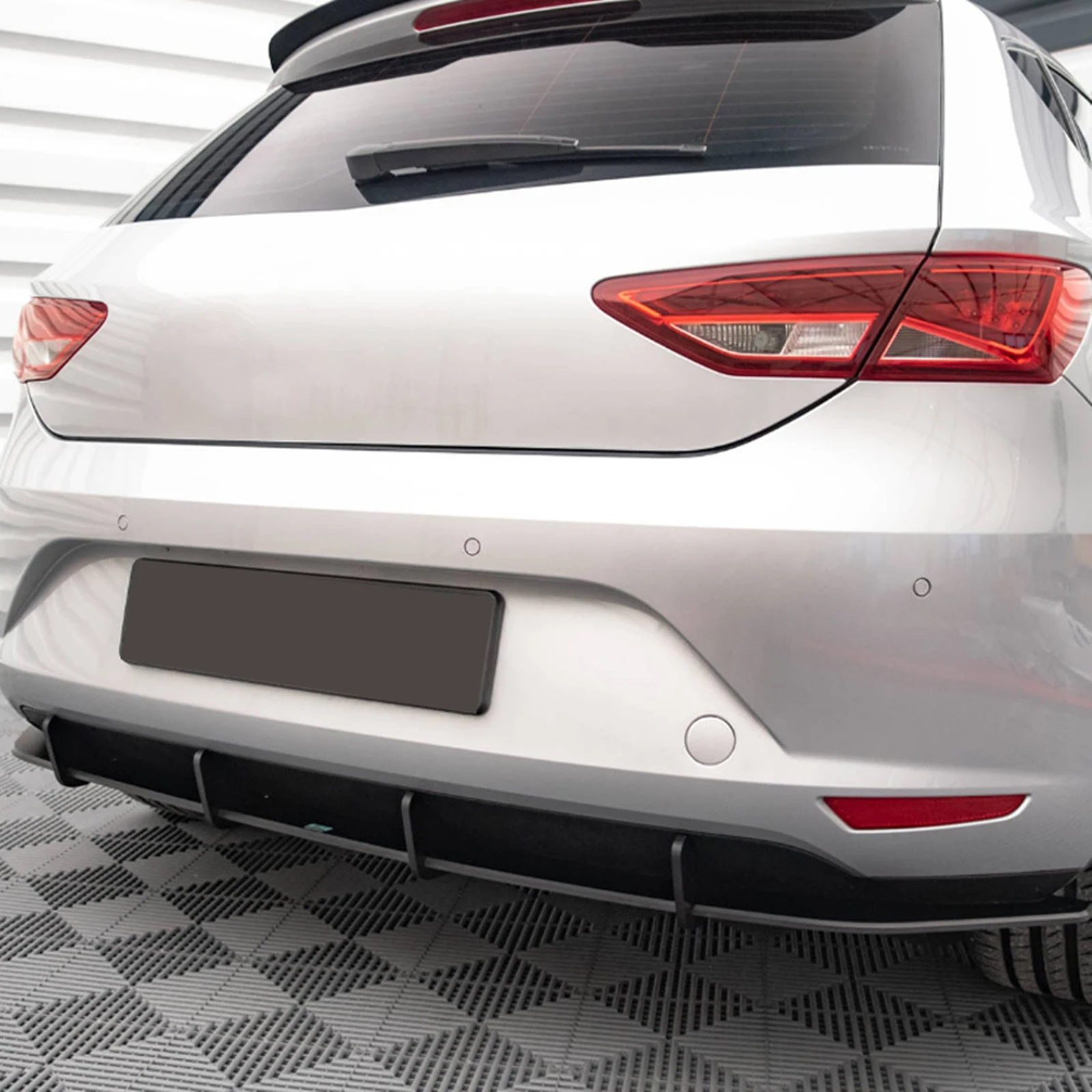 Фото Для Seat Leon Hatchback MK3 2013 2014 2015 2016, черный задний бампер, диффузор, сплиттер, спойлер для губ, пластина, кронштейн Canard, отделка №4