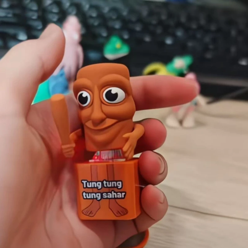 Фото Новая игрушка-непоседа, офисные антистрессовые игрушки Tungtungtung Sahar, светящиеся игрушки для пресса, подвеска-модель куклы-палка, милые, игрушки Figet Toys №2
