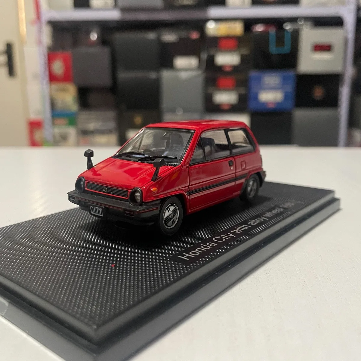 EBBRO масштаб 1:43 город 1981 коллекционные модели автомобилей из сплава