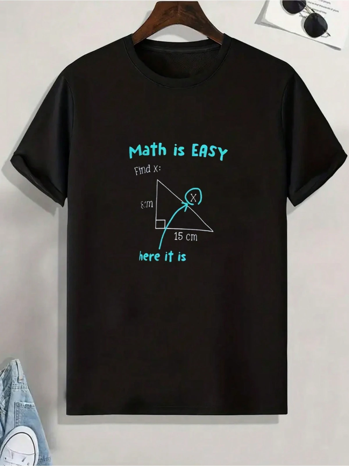 Мужская футболка с рисунком «Math Is Easy» — 100% хлопок, короткий рукав, привлекательная.