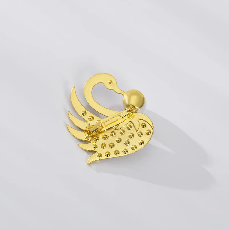 Фото 1pc Fashion Pearl Swan Brooch Pins для женщин Элегантная животное отволовая штифта одежда №3