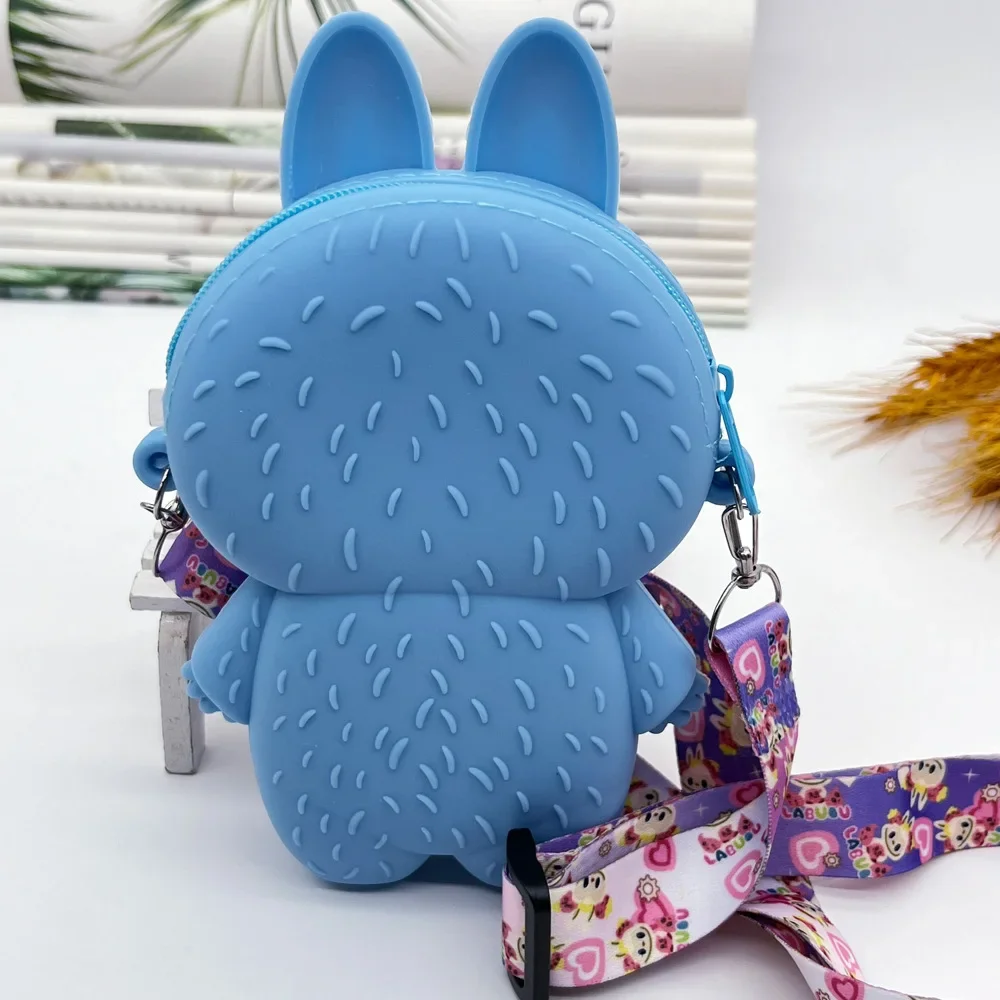 Фото Новая детская милая сумка-мессенджер Labubu kawaii, силиконовая сумка, милые дорожные аксессуары с героями мультфильмов, сумка через плечо, детский подарок №5