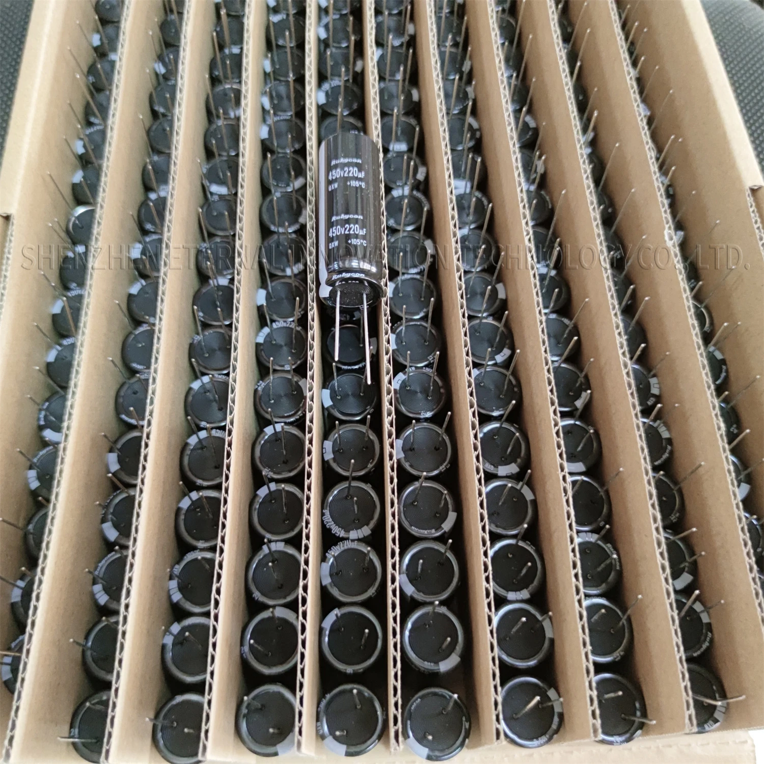 Фото 50 шт. 450V220UF QXW 18X50 450QXW220KEFR18X50 оригинальные новые электролитические конденсаторы Rubycon с низким импедансом и длительным сроком службы №4
