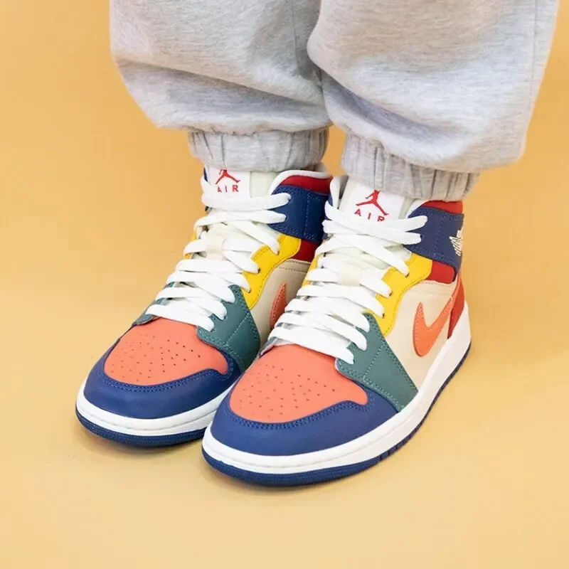 Фото Jordan Air Jordan 1, Mid Se, модные баскетбольные кроссовки средней высоты в стиле ретро, женские синие и розовые №3