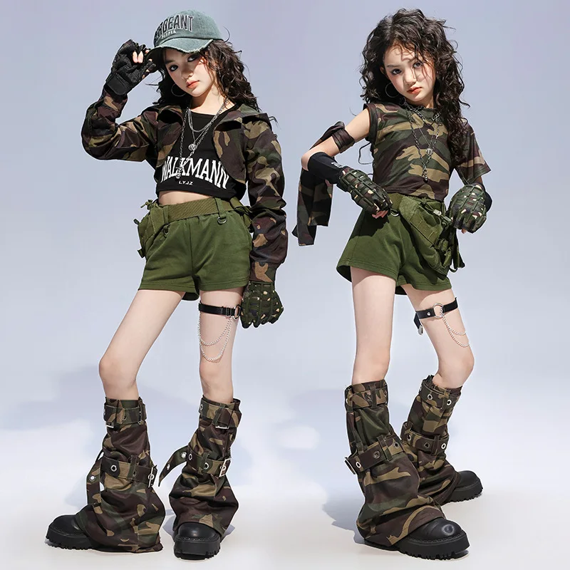 Фото Камуфляжный жилет K-pop для девочек, брюки-карго, детские укороченные толстовки, шорты, детская уличная одежда, джаз, хип-хоп, комплекты групповой одежды в стиле милитари для девочекG №2