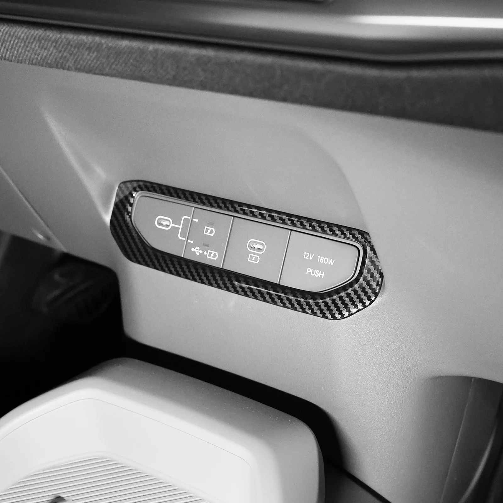 Фото Центральная консоль для Kia EV3 с USB-портом для зарядки №2