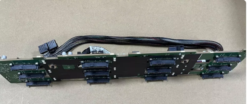 00FJ754 0FJ754 Расширитель РАЗЪЕМ x3650 Жесткий диск M5 с кабелями