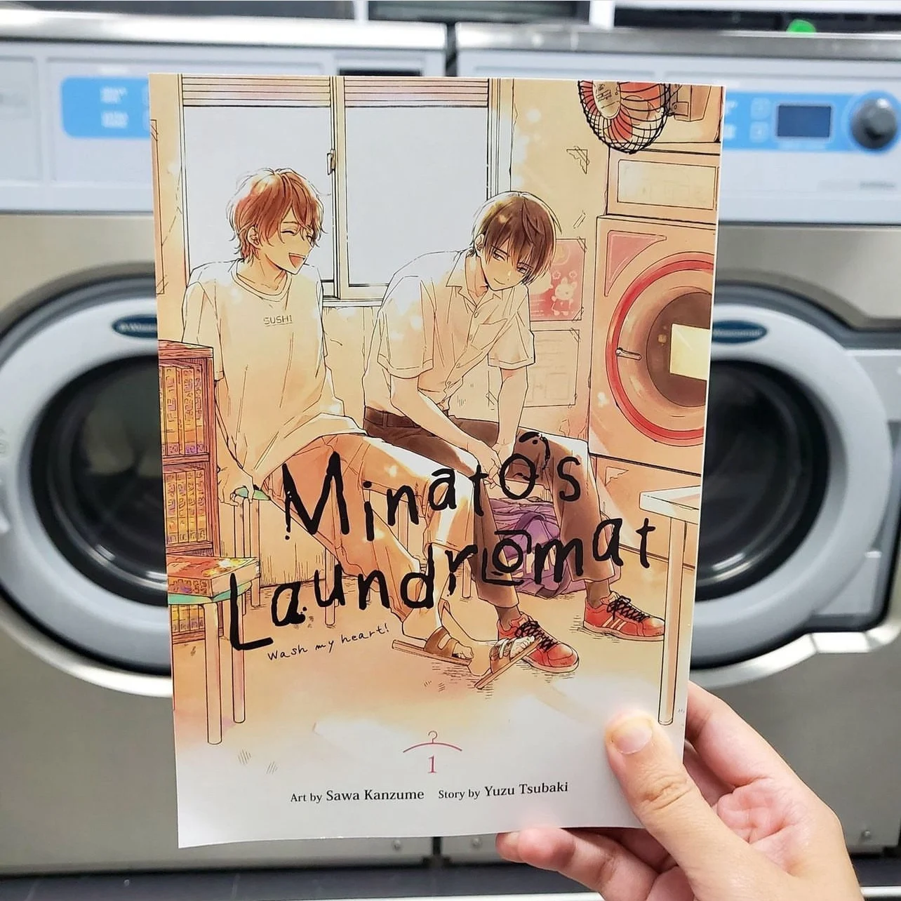 1-книга Minato's Laundromat, манга, английская книга в мягкой обложке