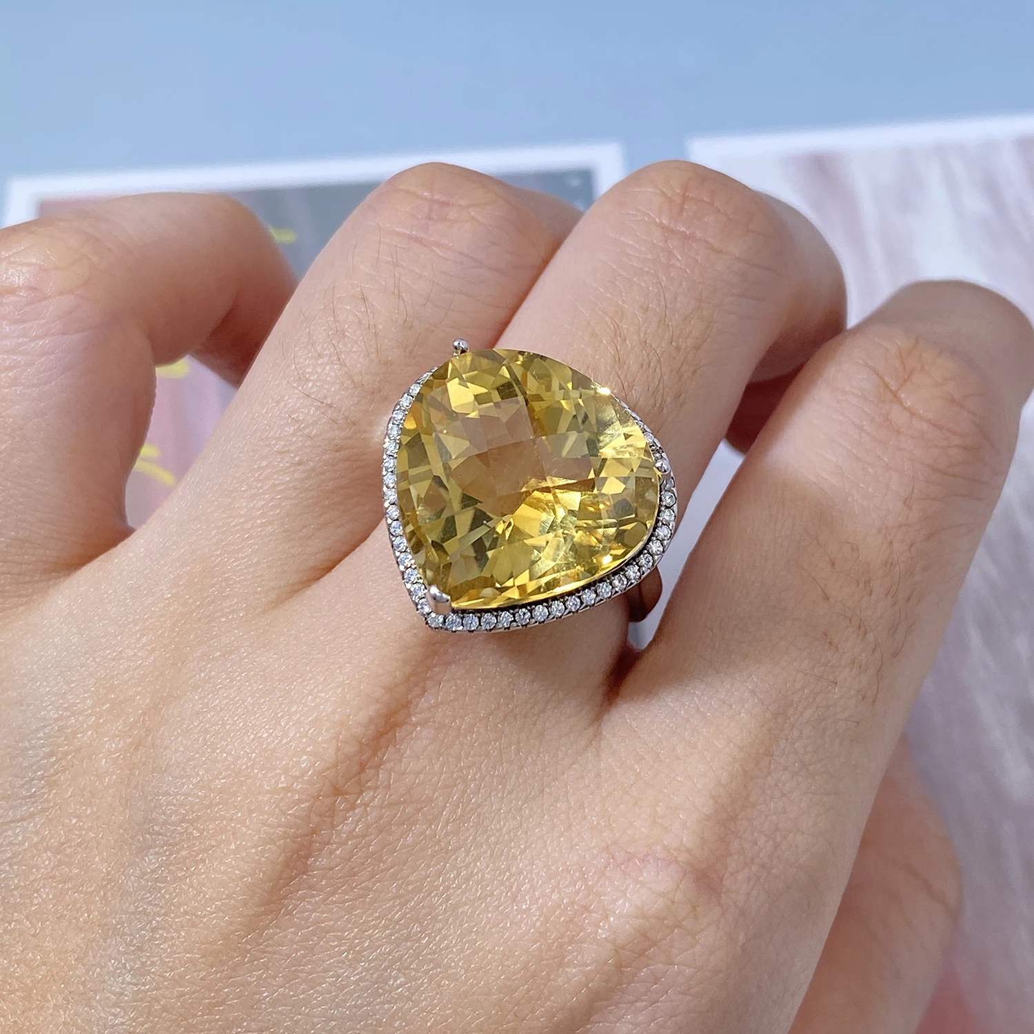 Фото Женское кольцо из серебра 100% пробы, с натуральным драгоценным камнем №2