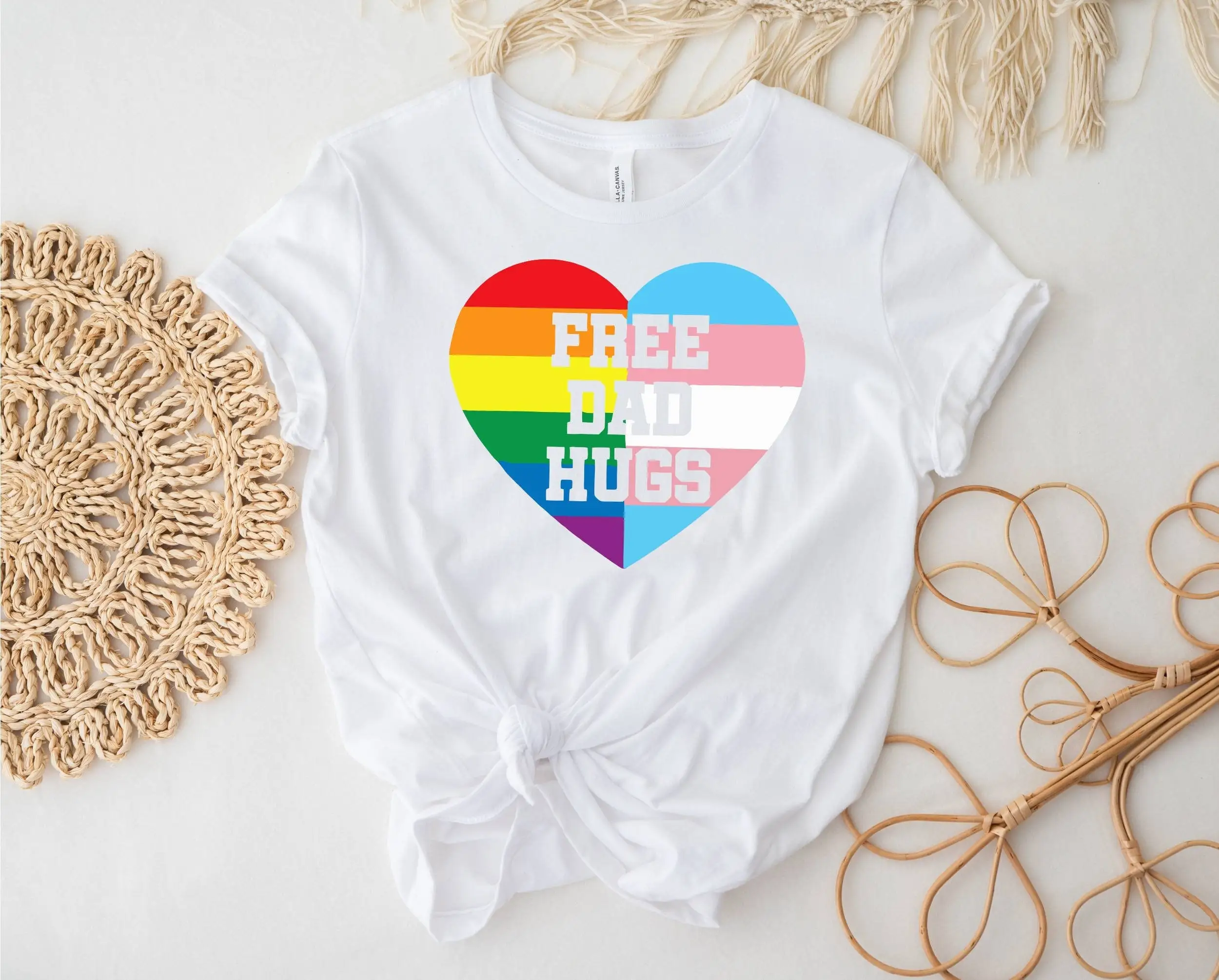 Футболка Free Dad Hugs LGBTQ Pride Rainbow Heart Love Is Equality Gay Be Proud Apparel