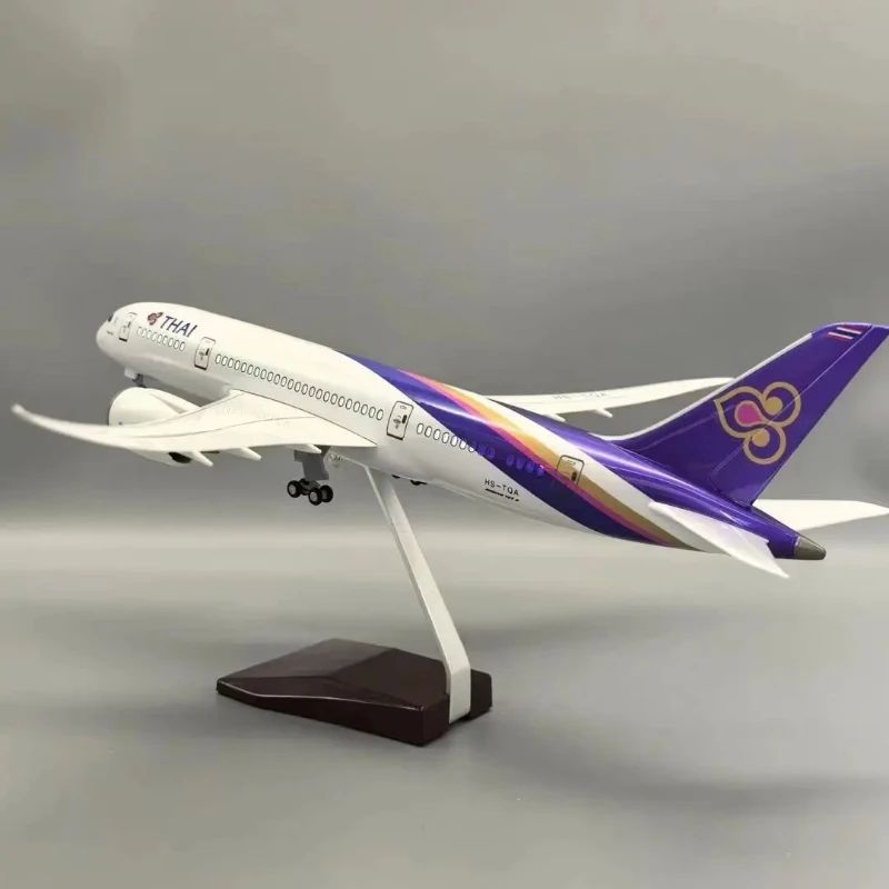 Фото Новинка 2023 года, 47 см, модель Thai Airways B787, литые под давлением самолеты из смолы со светодиодной подсветкой, модель самолета, украшения, коллекция, дисплей №4