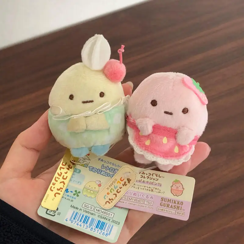 Плюшевая игрушка-брелок в виде куклы Сумикко Гураши в розовой юбке с клубничным принтом, около 5 см, украшение для сумки, подарок на день рождения.