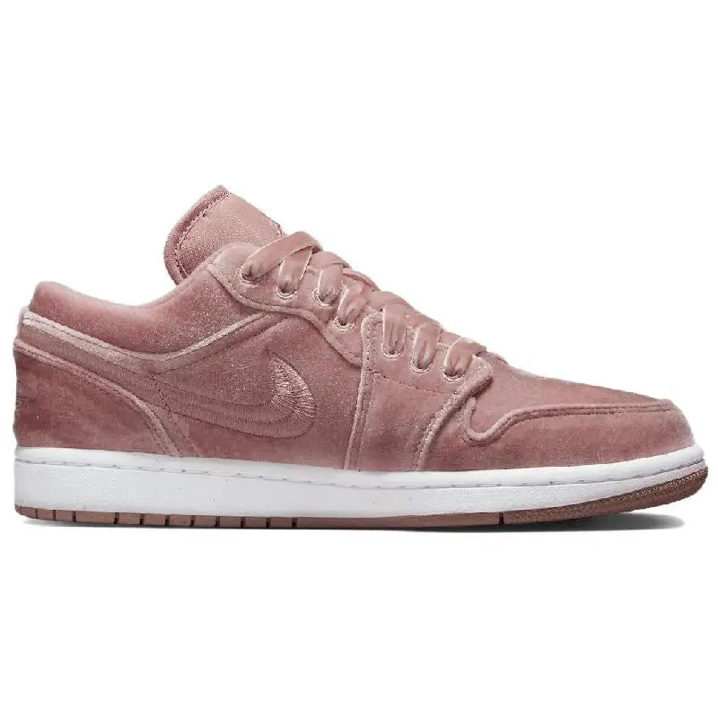 Фото Кроссовки Nike Jordan Air 1 Low SE, 