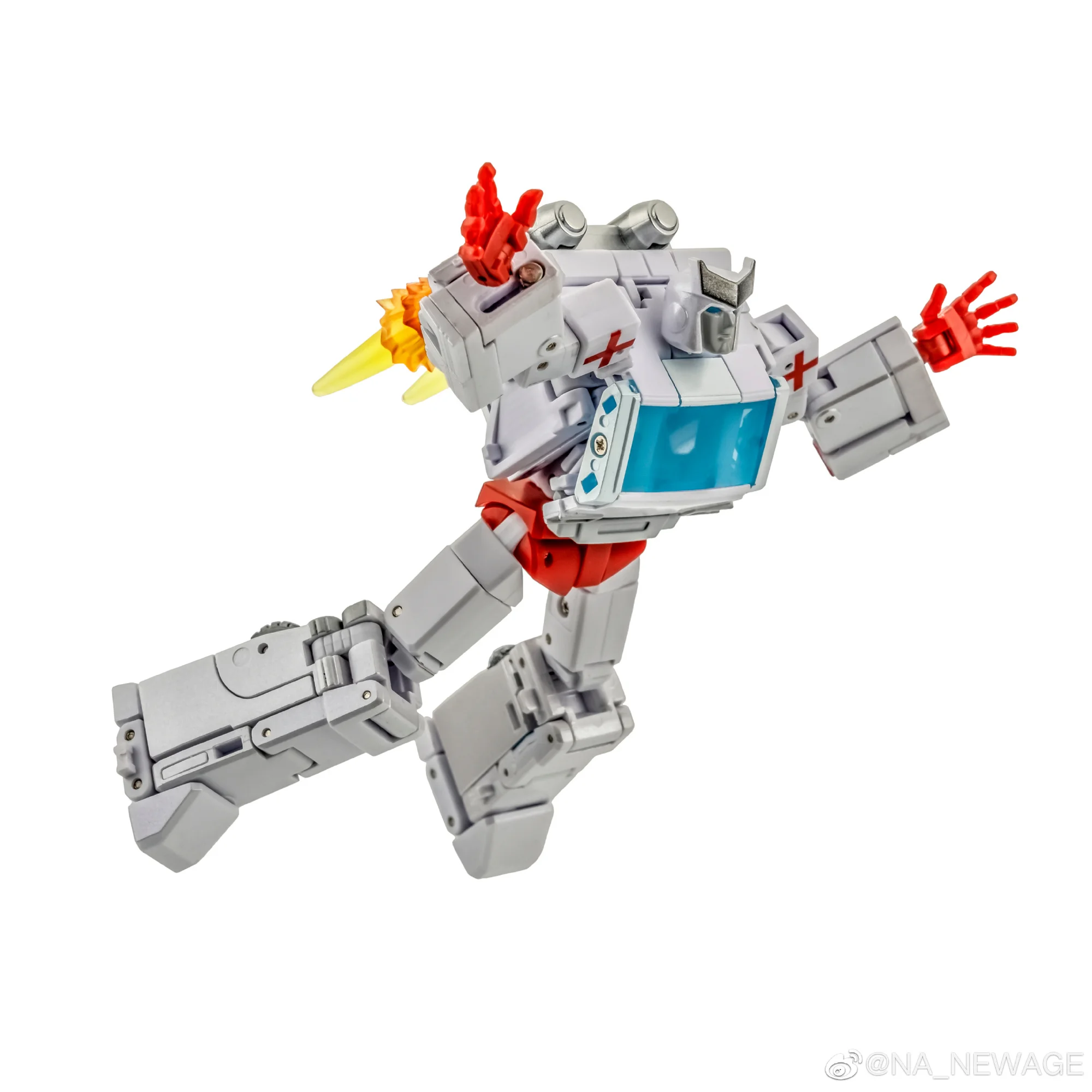 Фото Republish Transformation Newage NA H52 Ambulance 2.0 Autobot Малая масштабная фигурка Модель Статуя Коллекция игрушек Подарок на день рождения №4