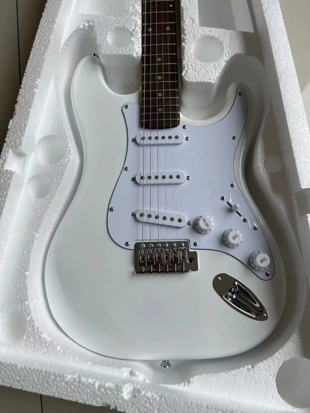 Отправка в течение 5 дней stratocaste-r custom body 6 строк электрической гитары в наличии FGFHMXS