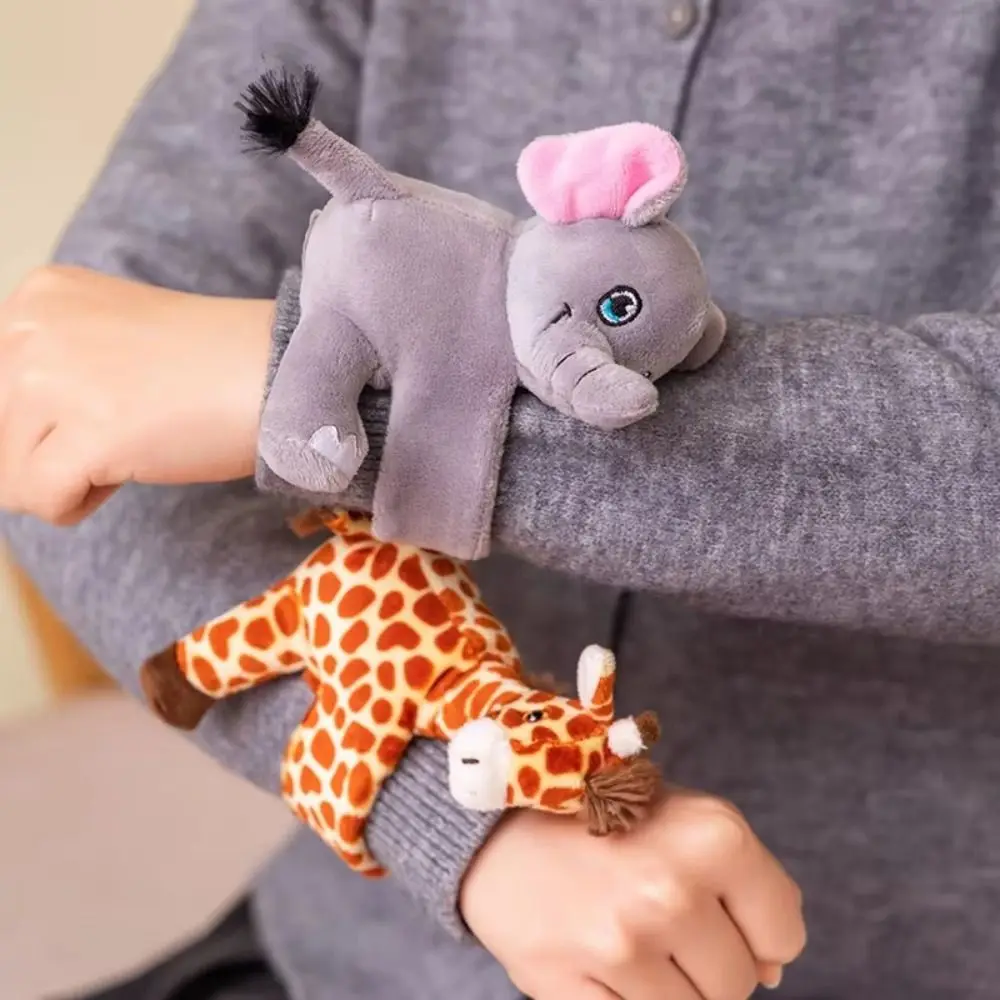 Фото Новый Kawaii Mini Zoo Series плюшевый браслет на кнопках, удобный теплый браслет с мультяшными животными, прекрасный декор на запястье для детей №3