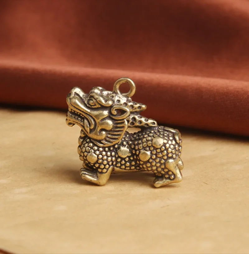 Фото Антикварная латунная фигурка Lucky Kirin, настольный декор, украшения, чай, игрушка для домашних животных, мифические звери, брелки, кулон, аксессуары для самостоятельного изготовления, подарок №2