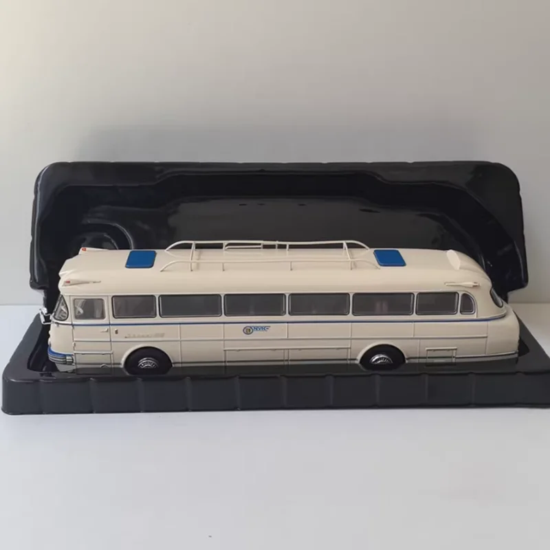 Фото IXO масштаб 1/43 IKARUS 66 1972, пластиковая имитация модели автомобиля, статическая коллекция, украшенные праздничные подарки, игрушки, сувенирный подарок №2