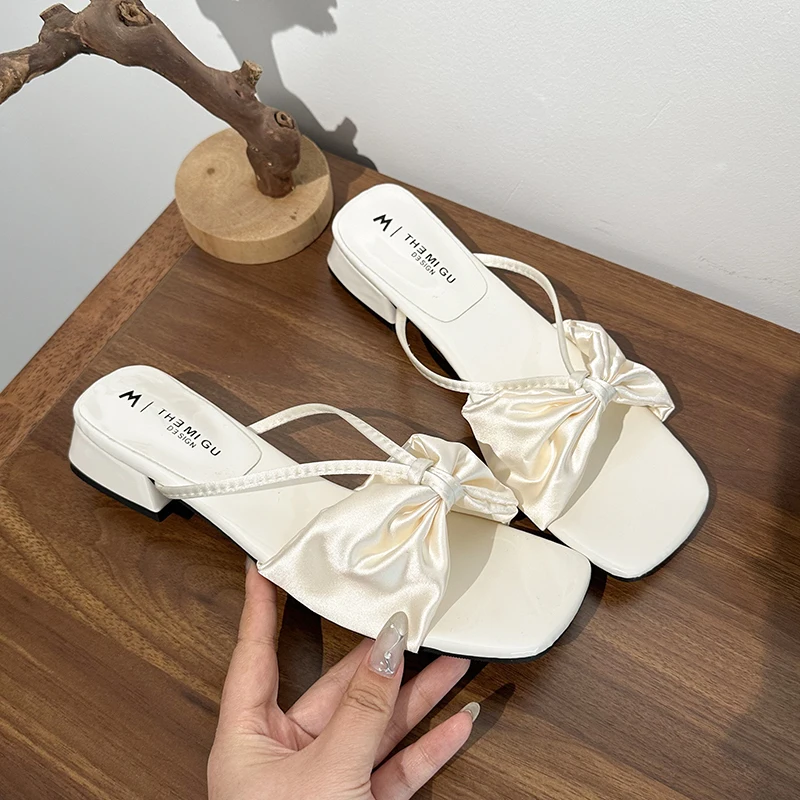 Фото Женские летние тапочки Gentle Fairy Wind Cool, лето 2025, милые шелковые босоножки с бабочкой и росой на толстом каблуке и квадратном каблуке №3