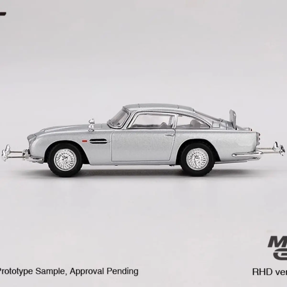 Фото Литая под давлением модель автомобиля MINIGT 900 1:64 DB5 007 №3