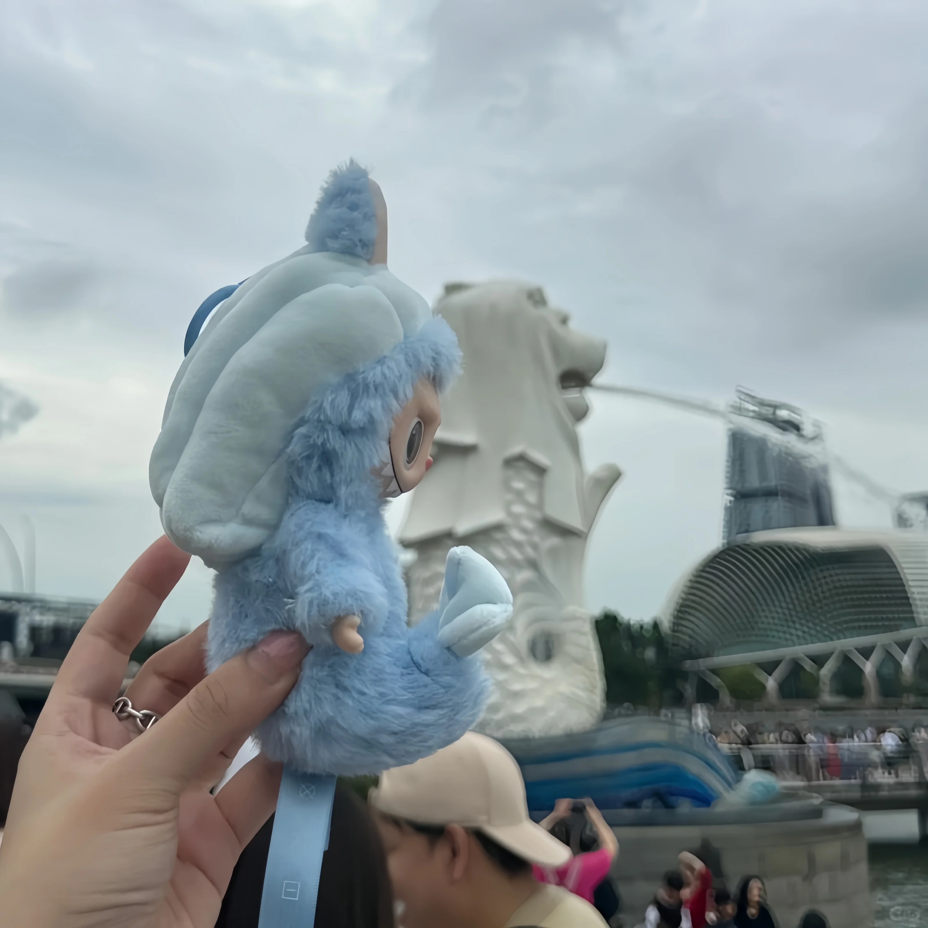 Фото Сингапурская ограниченная серия, новая виниловая кукла Merlion Labubu, плюшевая подвеска, ручная подарочная коробка, виниловая глухая коробка для лица, плюшевая кукла №2