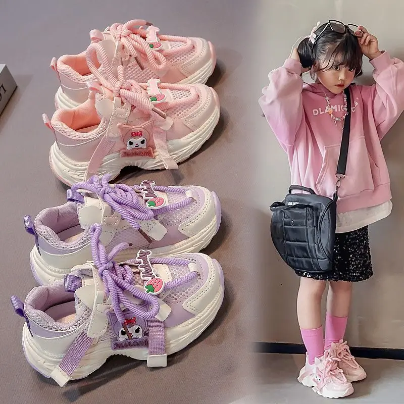 Фото Летняя детская повседневная спортивная обувь Sanrio Kawaii для девочек и мальчиков, милые дышащие сетчатые кроссовки Kuromi, подарки, игрушки №2